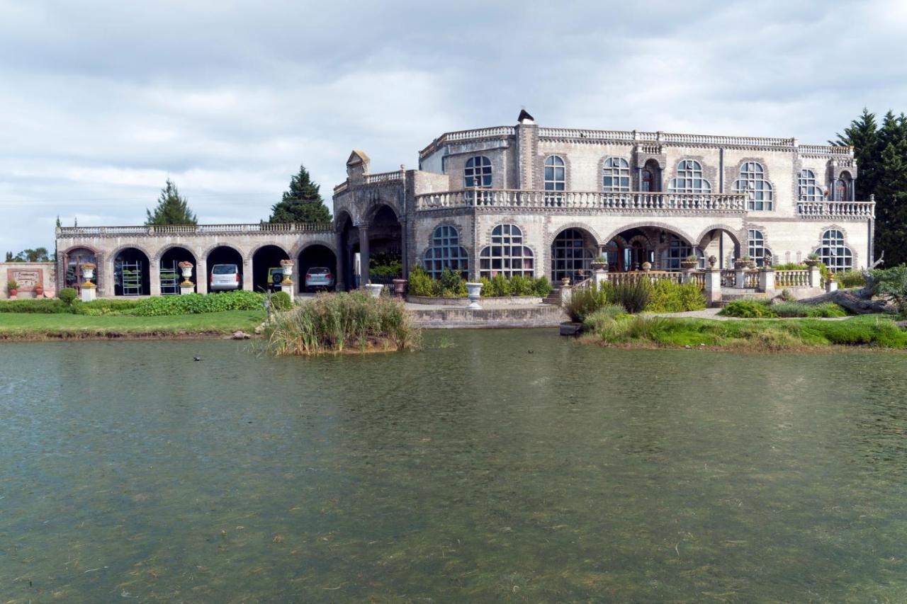 Bygracealone Manor Outeniekwa Exterior foto